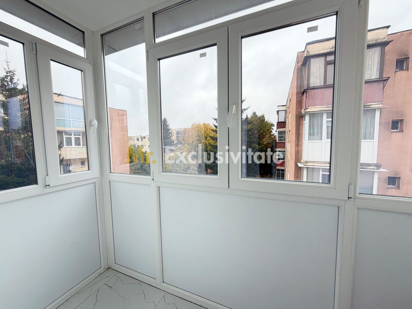 Inchiriere apartament 3 camere decomandat - cartier Trivale - imaginea 11
