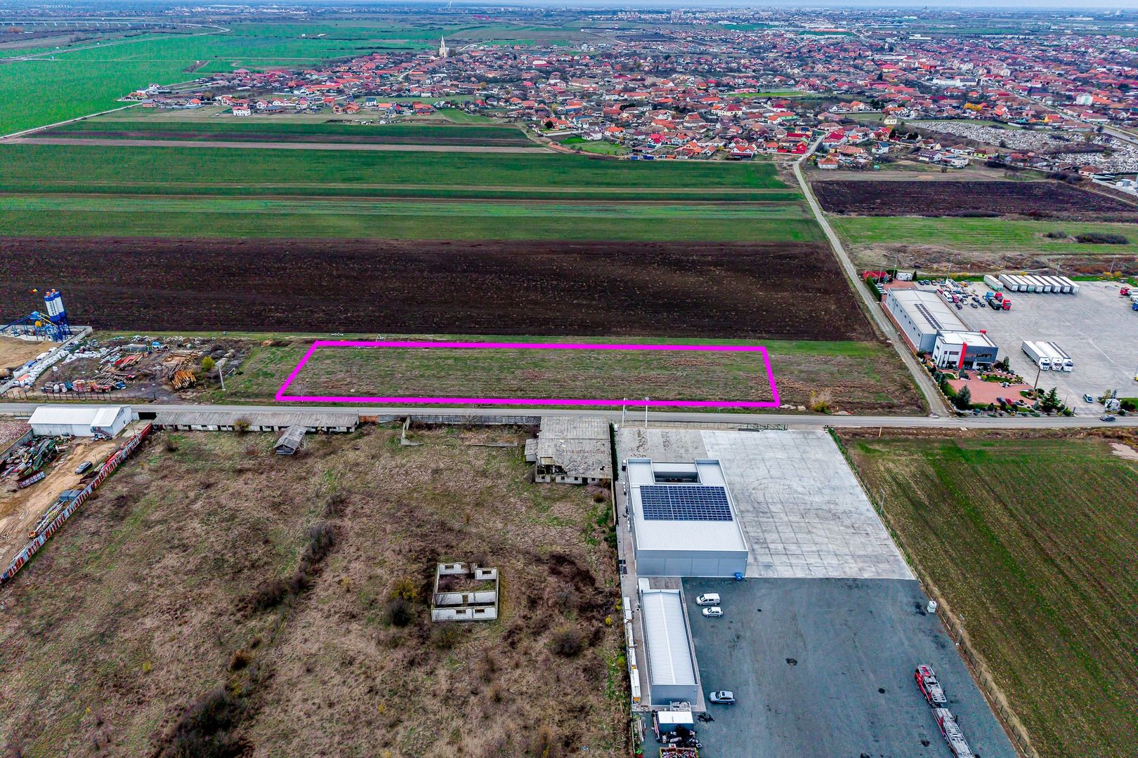 Imagine 4 - Teren cu acces DN7 și A1, ideal pentru dezvoltări industriale