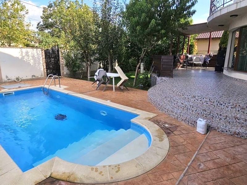 Glina vila noua 6 camere cu piscina