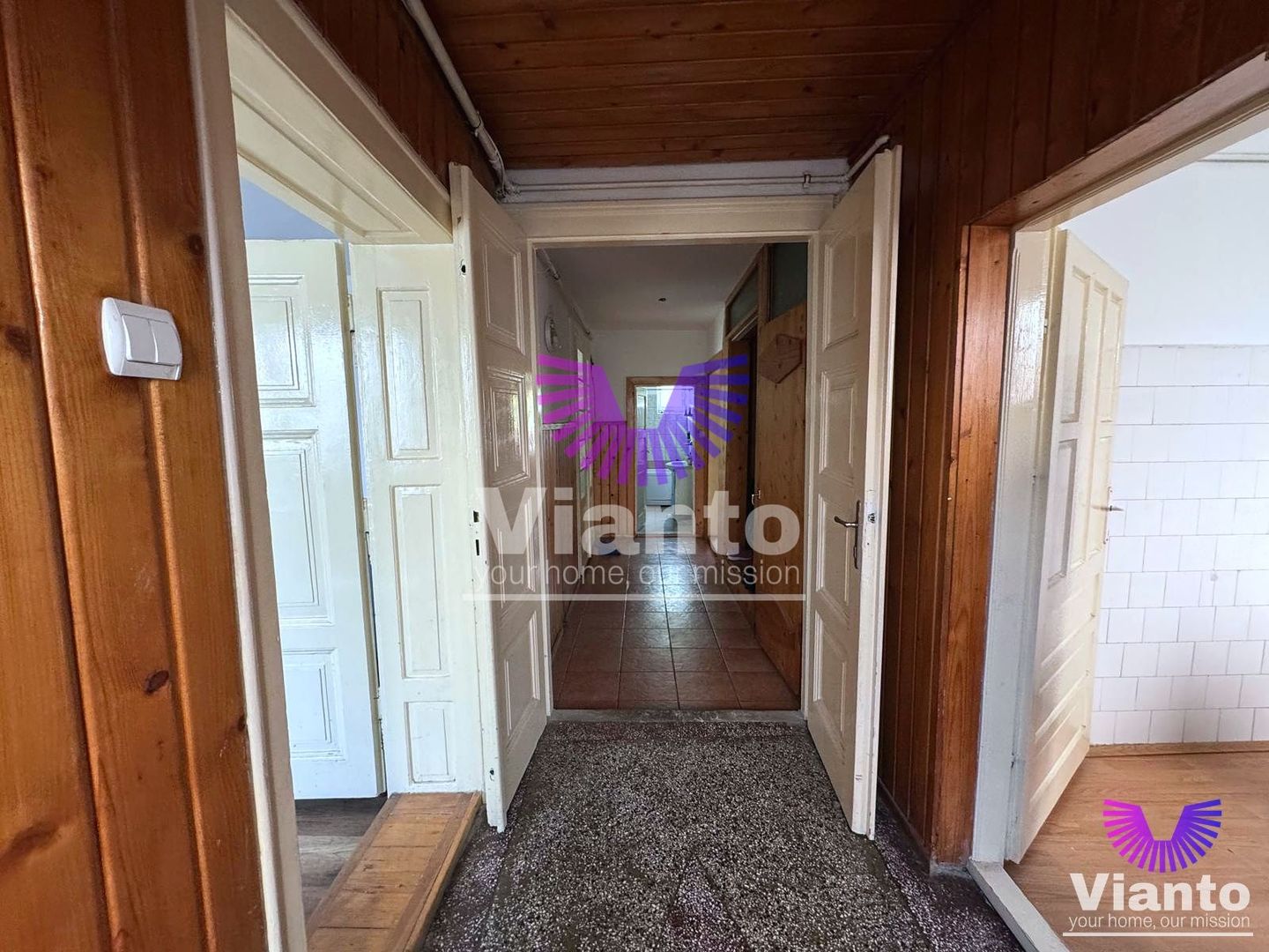 Apartament la casa individuala 93 mp cu curte - zona Parcul Sub Arini-Strand