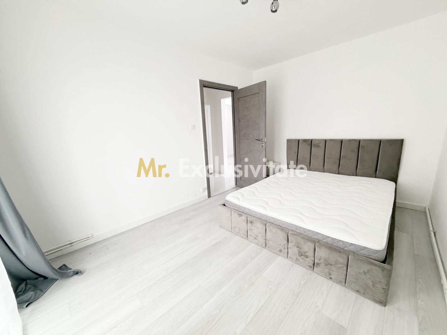 Inchiriere apartament 3 camere decomandat - cartier Trivale - imaginea 4