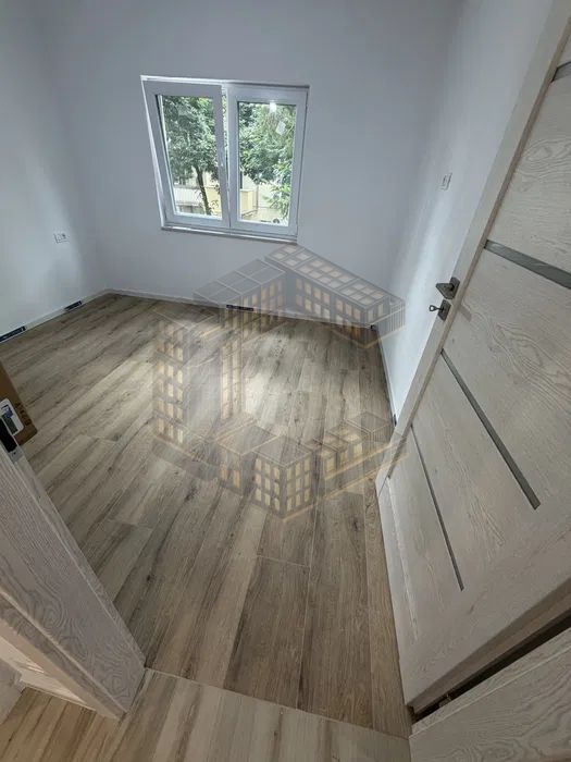 Apartament cu 3 camere, etajul 1, renovat, zona Dambovita - imaginea 4