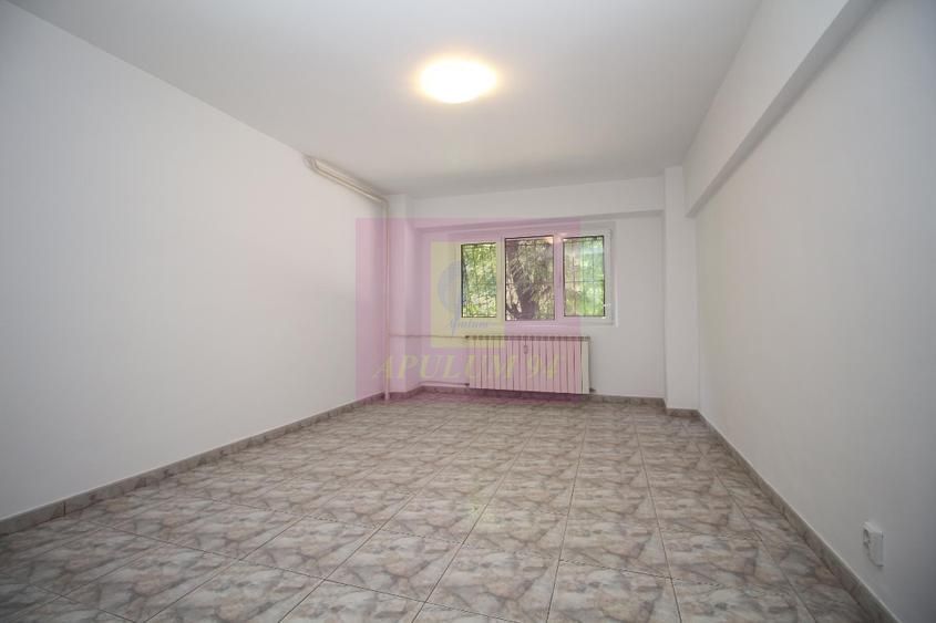 Apartament cu 3 camere de vânzare Decebal adiacent - imaginea 8