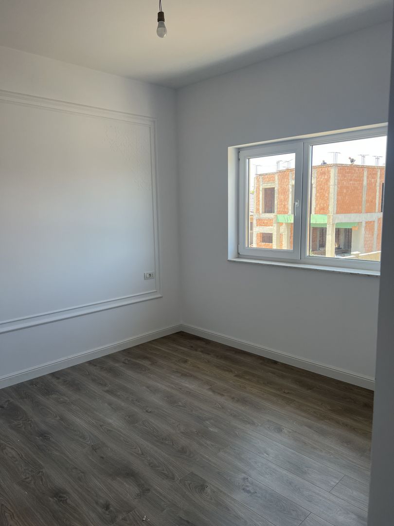 Jumătate de duplex premium, 120 mp utili, teren 256 mp, garaj și 3 dor - imaginea 13