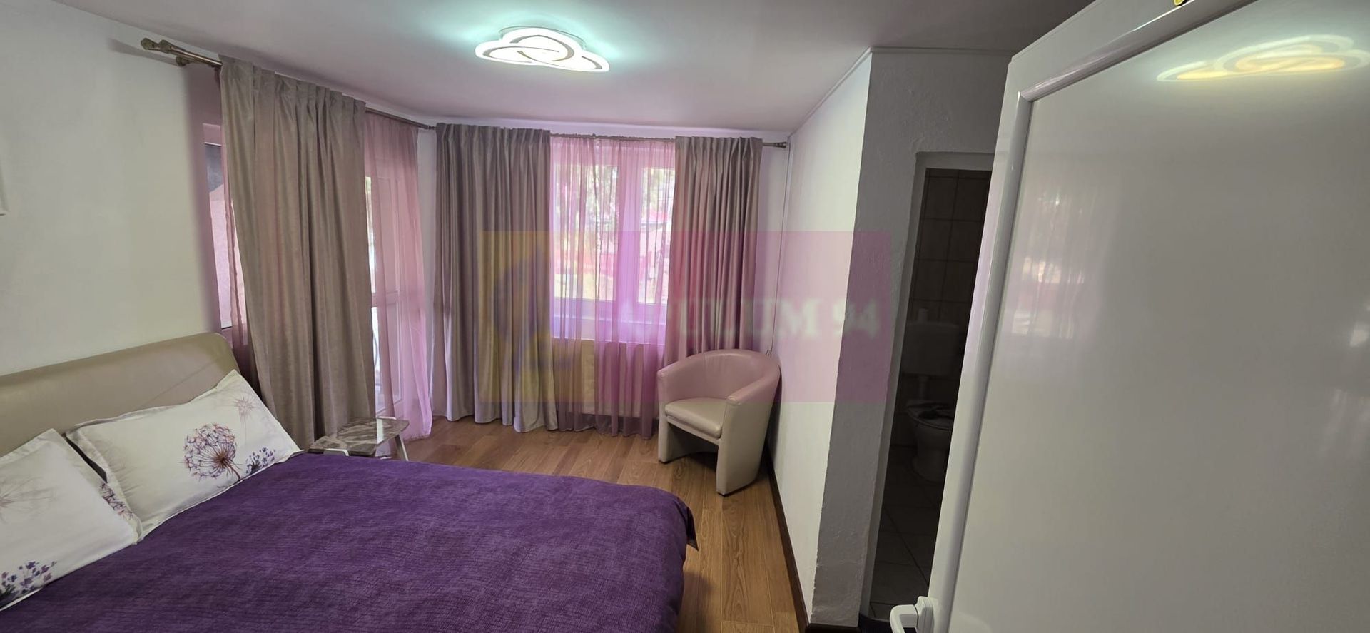 Vila de vânzare cu 8 camere și garj in Busteni