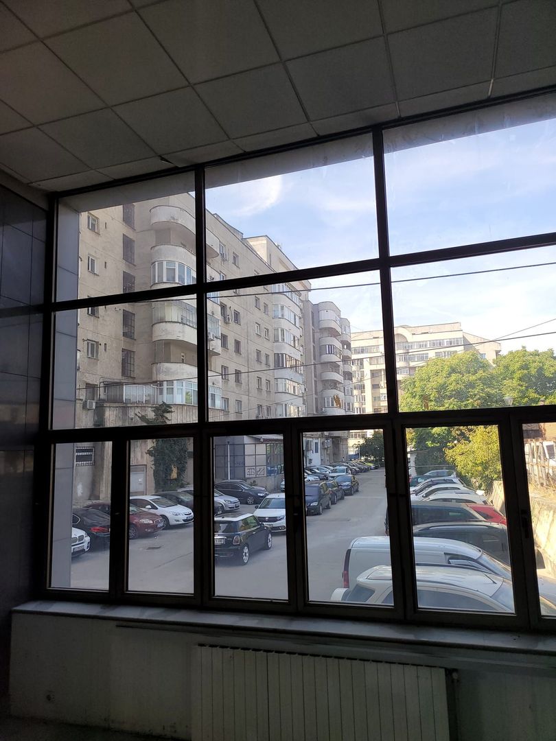 SPATIU COMERCIAL DE VANZARE - imaginea 5