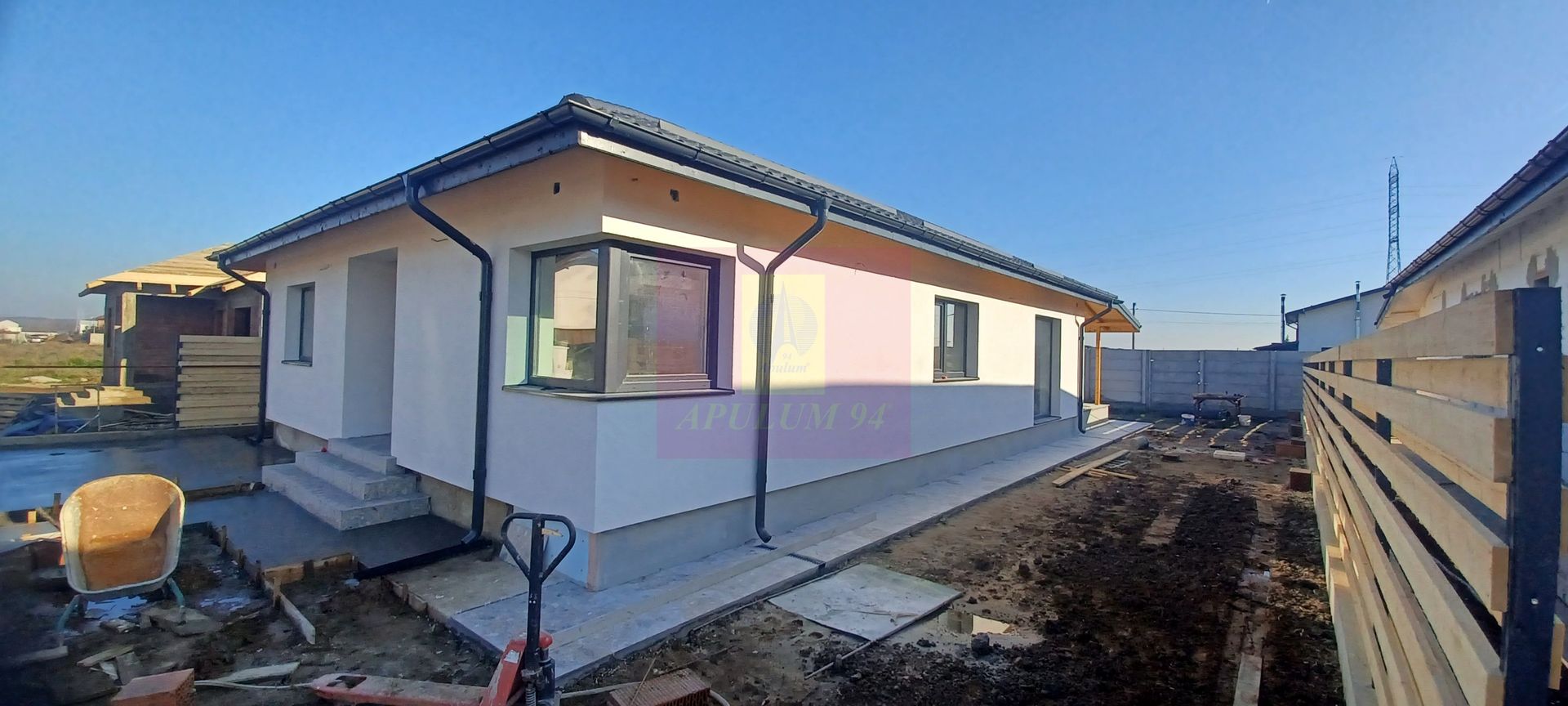 Săbăreni, casă parter 4 camere, CT, terasă, pivniță, teren 478 mp