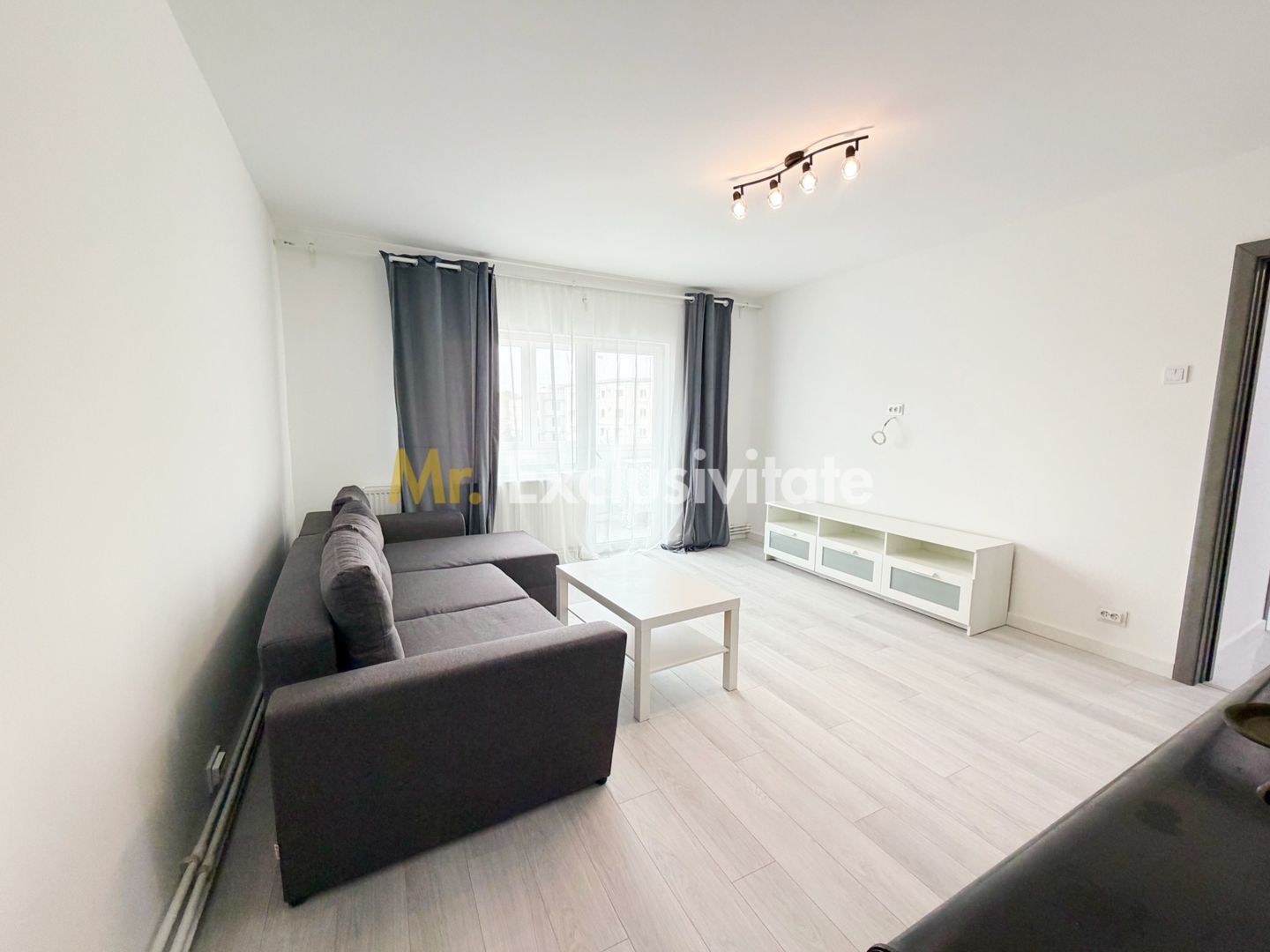 Inchiriere apartament 3 camere decomandat - cartier Trivale