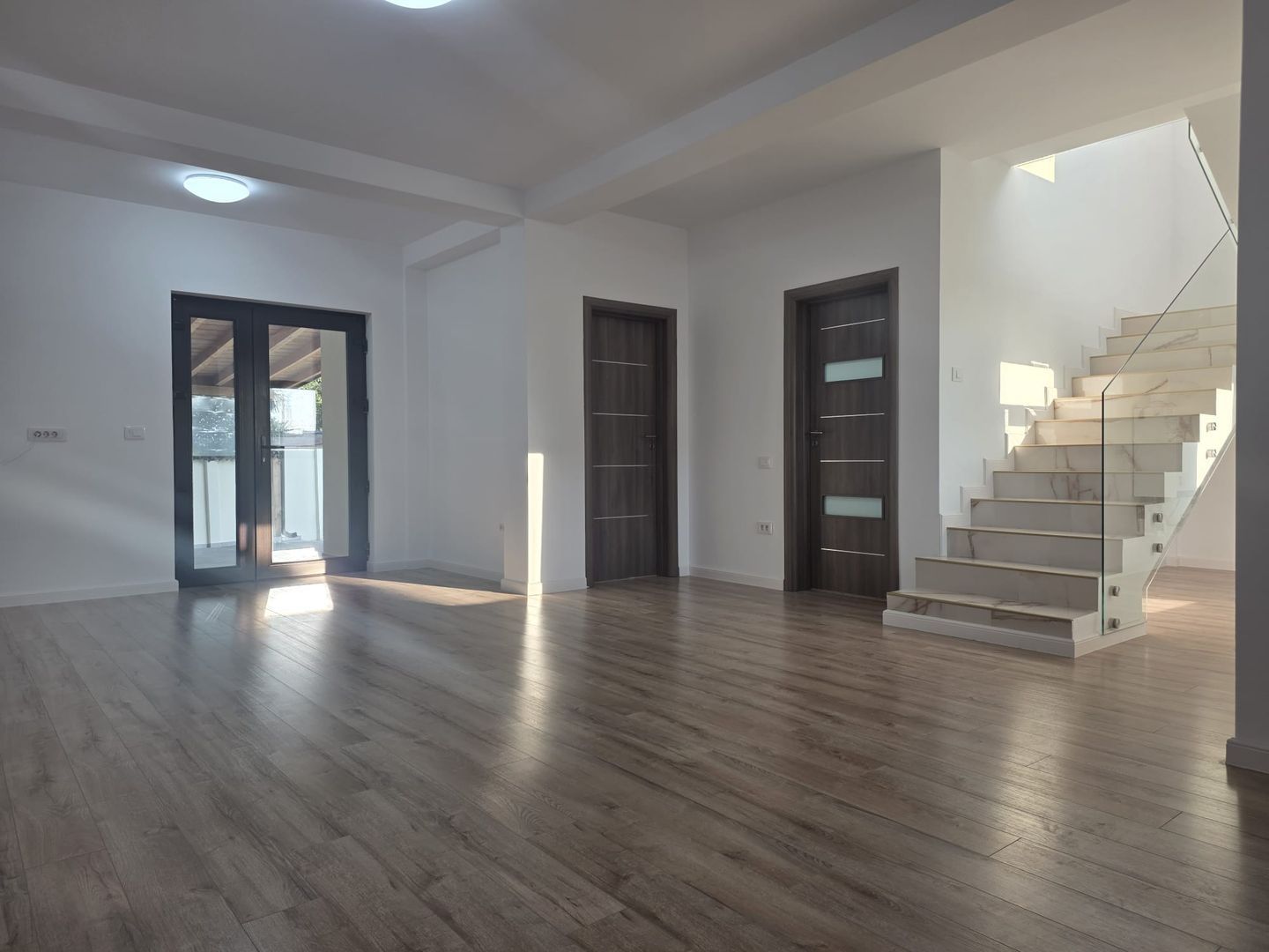 Vilă de Lux P+1 în Tunari –5 Camere, Finisaje Premium - imaginea 8