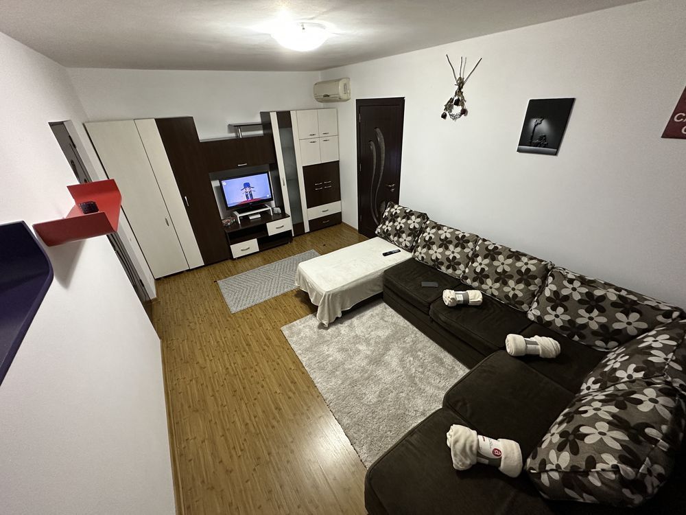 Apartament cu 2 camere, 5 minute de metrou