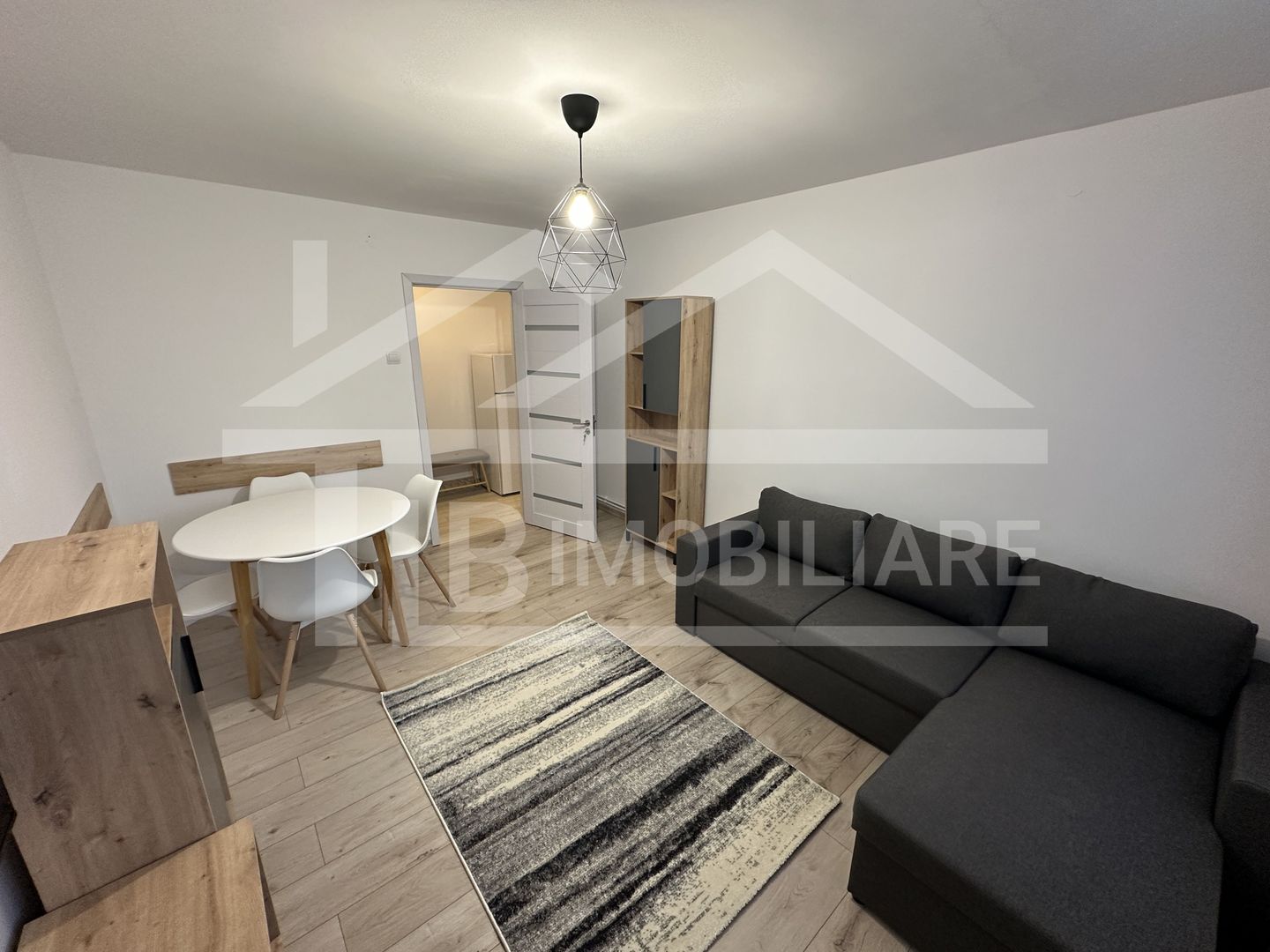 Apartament cu 2 camere, 40mp, Zona Semi-Central
