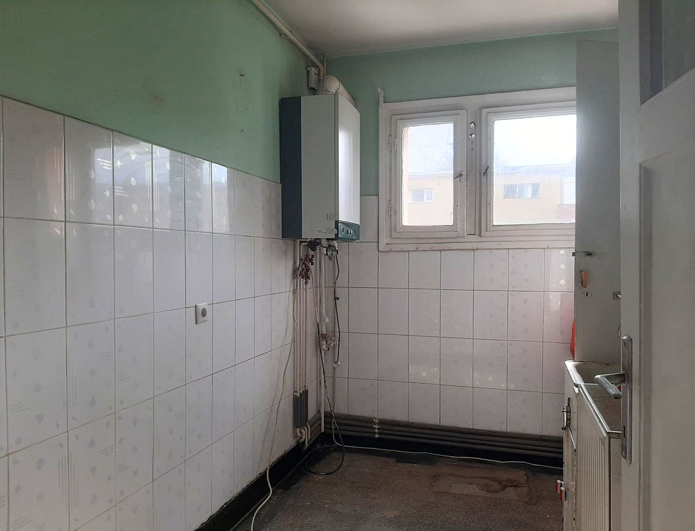 Apartament 2 camere 89000 EUR etaj intermediar foarte aproape de piata Astra - imaginea 15