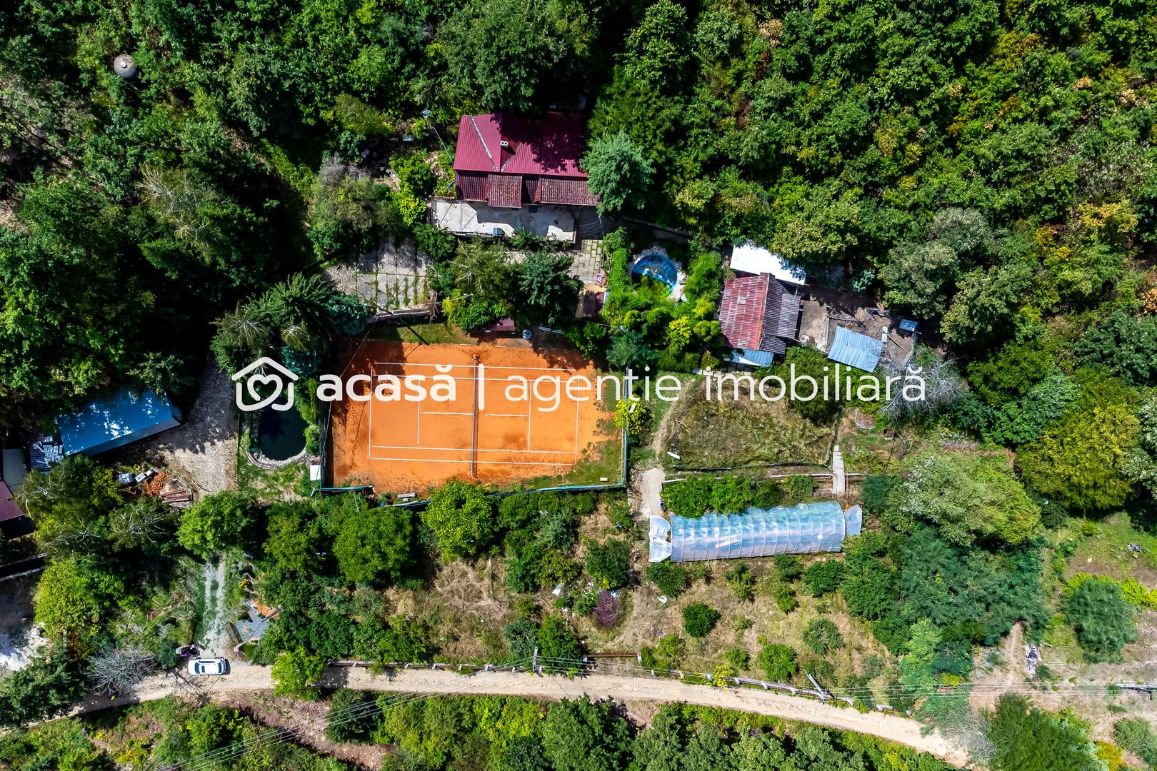 Imagine 2 - PROPRIETATE VÂNDUTĂ Casă conac cu 15.000 mp deal împădurit la Barațca,