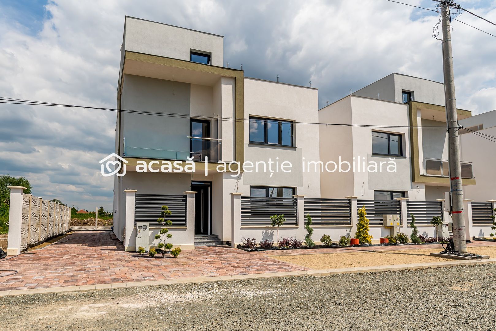Imagine 1 - Vilă nouă cu terasă panoramică – design premium, 4 dormitoare, în Gai