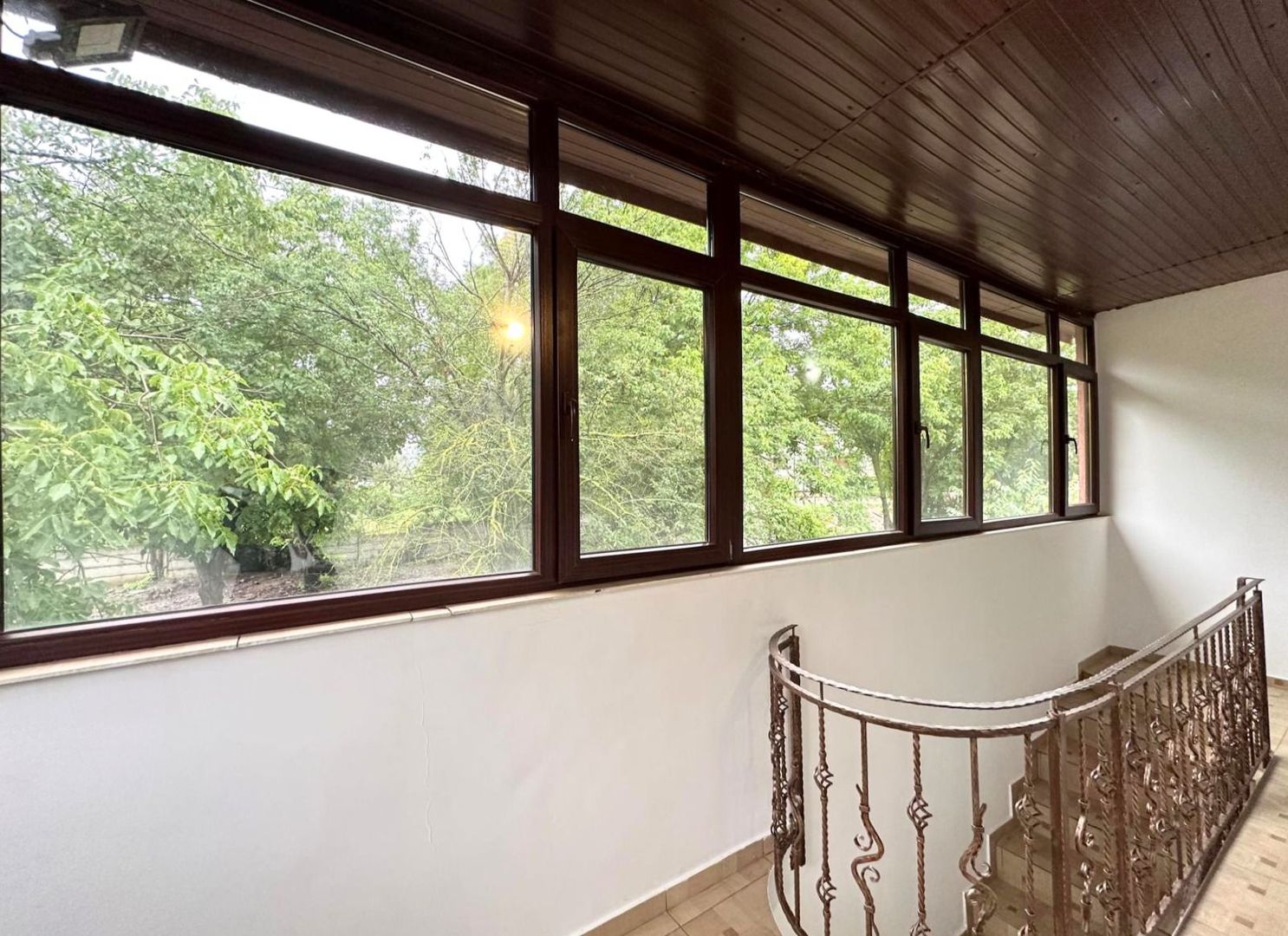 Inchiriere casă complet renovată cu 4 camere  Băneasa, Sector 1 - imaginea 23