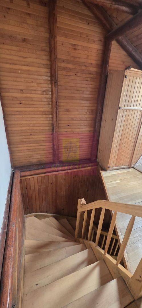 Cabana cu 4 camere de vanzare in Sinaia - imaginea 16