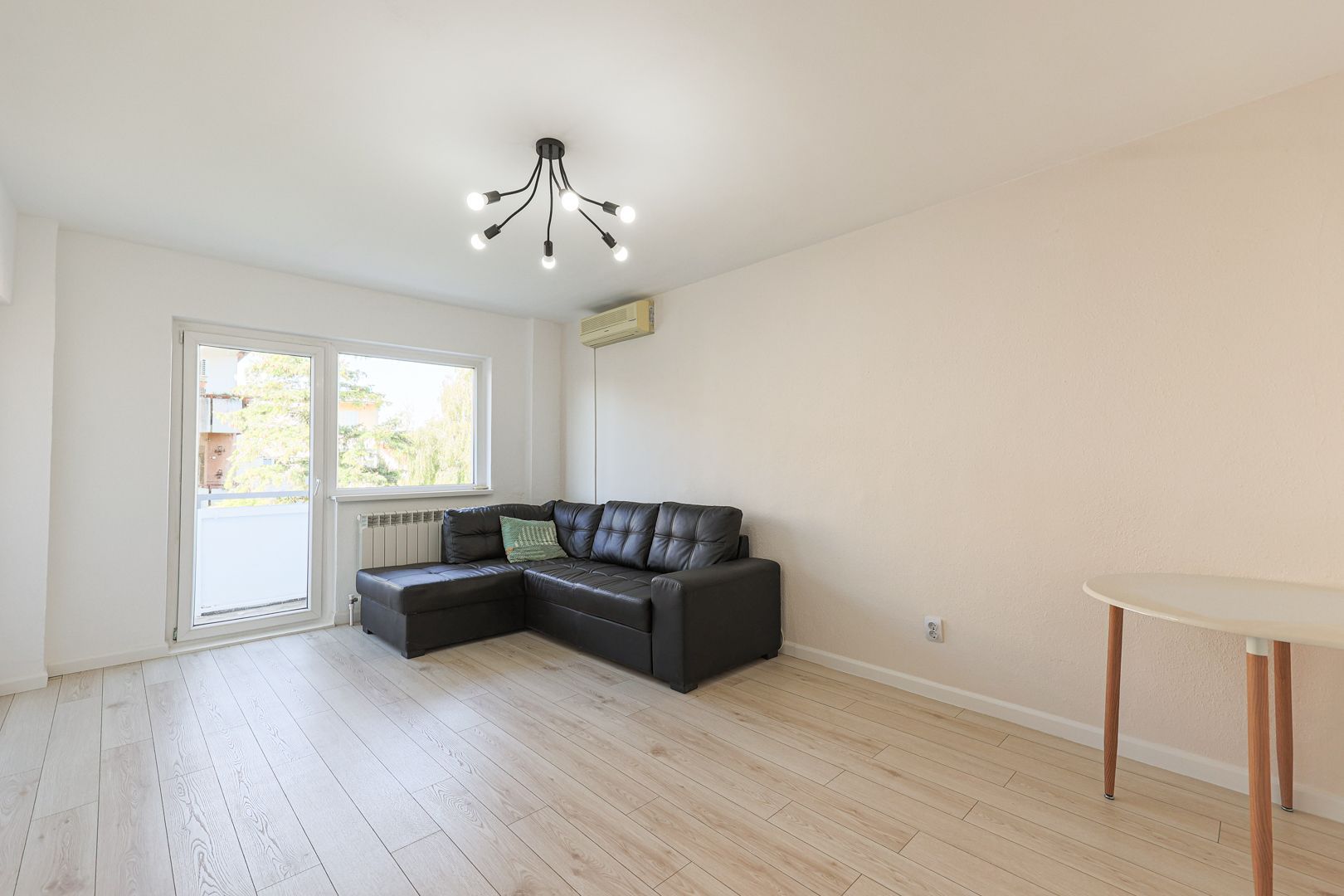 Apartament 2 camere - renovat - zona Piața Catedralei - COMISION 0%