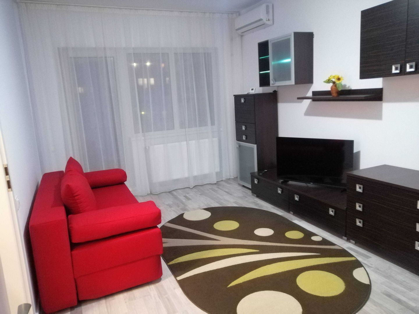 Apartament complet utilat și mobilat + loc parcare