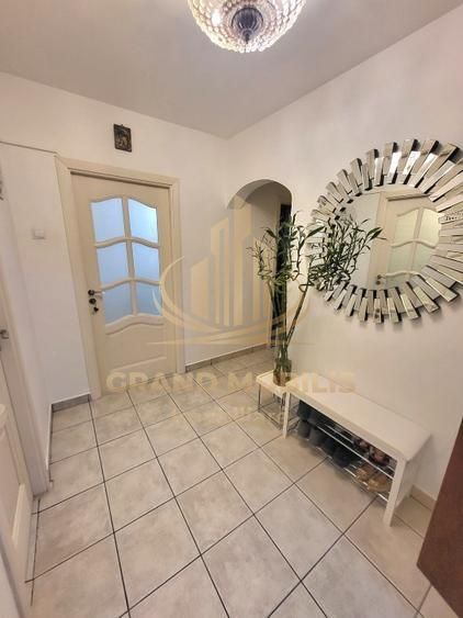 Apartament 4 camere , decomandat,  renovat,centrala proprie, - imaginea 7