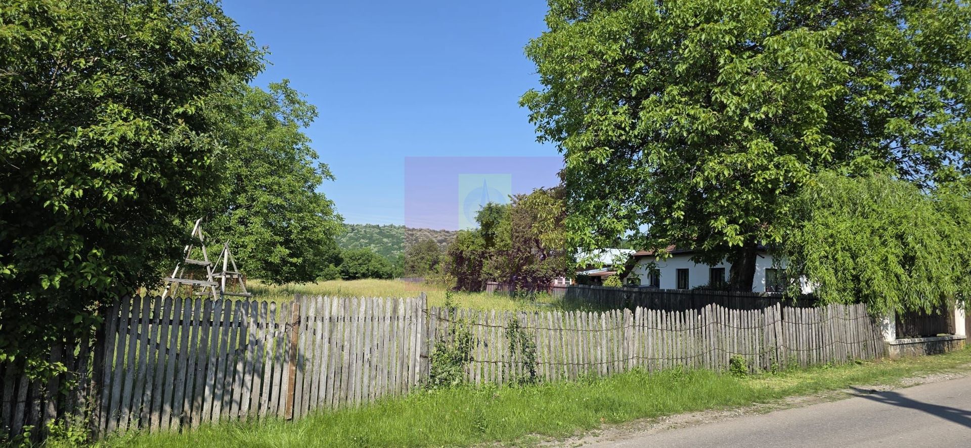 Teren intravilan 2453 mp de vanzare in Brebu