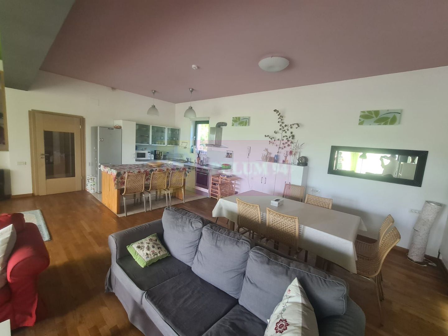 Vila de vanzare cu 6 camere in Cornu (teren 6.600 mp)