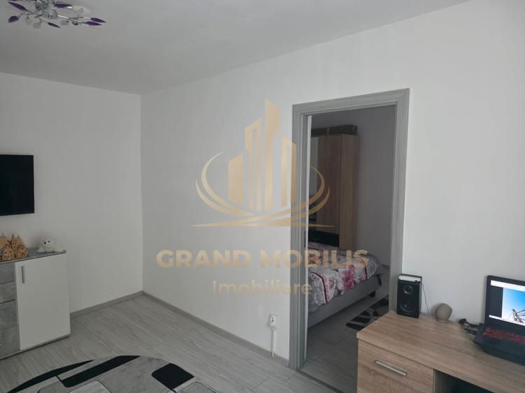 Apartament 3 camere, etaj 2, balcon închis, Calea Șagului - imaginea 3