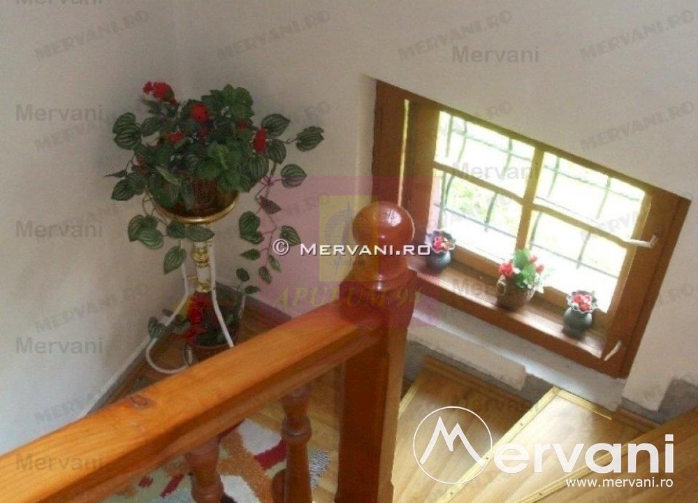 Vila de vanzare in Busteni - Zona Centrala - imaginea 10