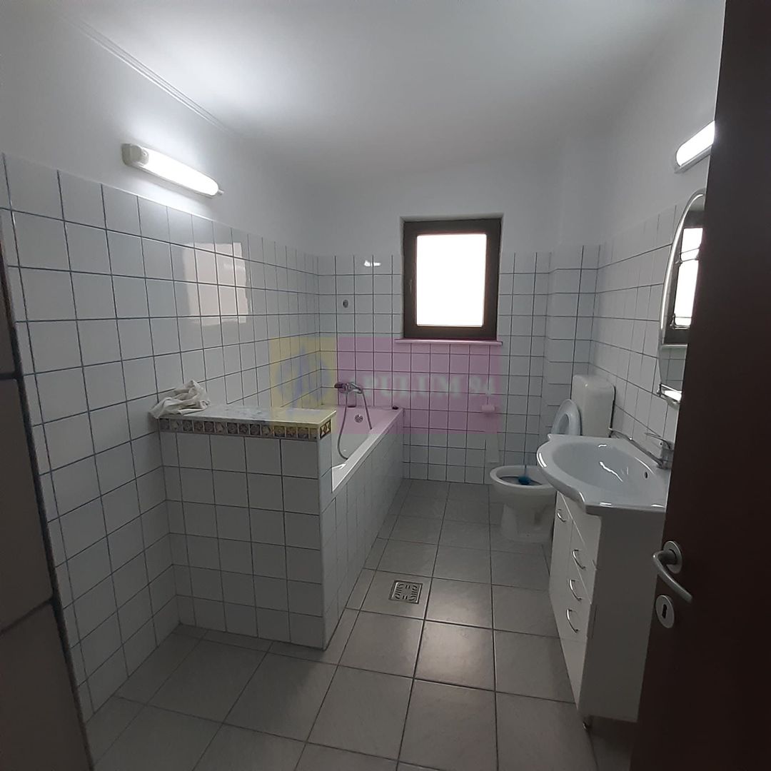 Două vile tip duplex de închiriat - zona Antiaeriană