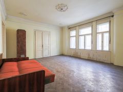 Proiect de clinică sau birouri în centru – casă cu demisol, de renovat