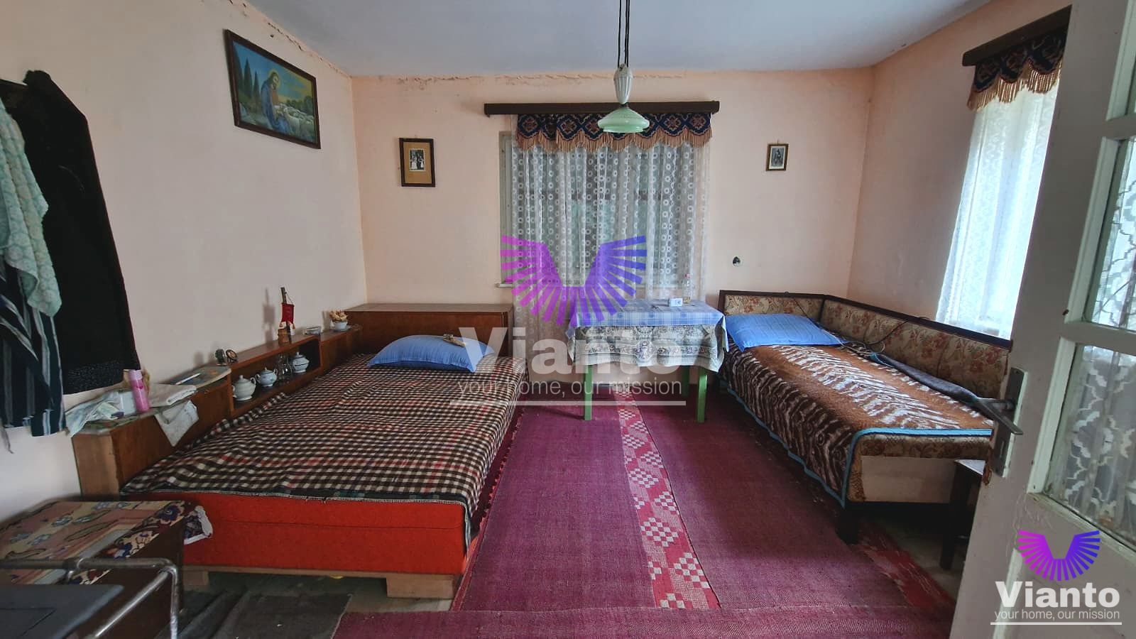 Casă în Poiana Sibiului | 909 mp teren | livadă și anexe gospodărești