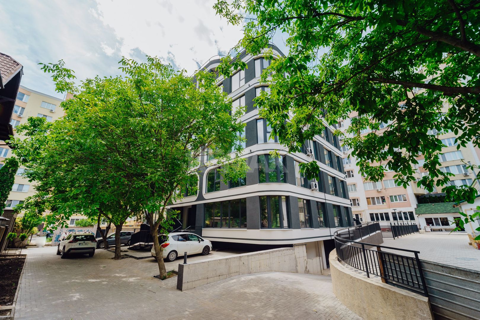Penthouse 219,6 m² în Buiucani | Terase generoase | Lift direct - imaginea 23