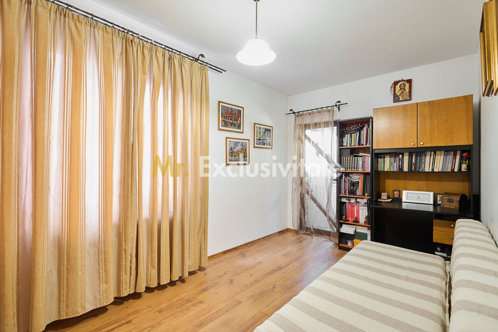 Casa + 305 mp teren curte proprie in zona rezidentiala Gavana - imaginea 9