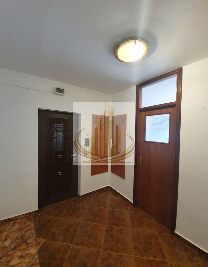 Apartament 2 camere semidecomandat cu parcare de resedinta - imaginea 10