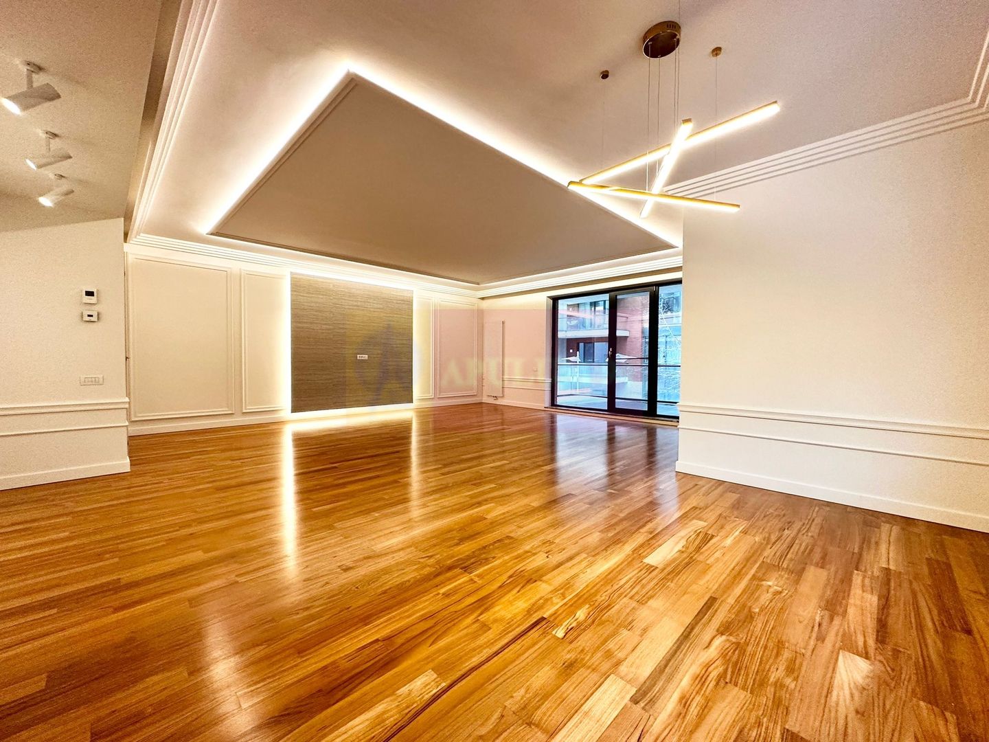 4 CAMERE | 180 MP | PARCARE SUBTERANĂ | ANSAMBLUL WASHINGTON