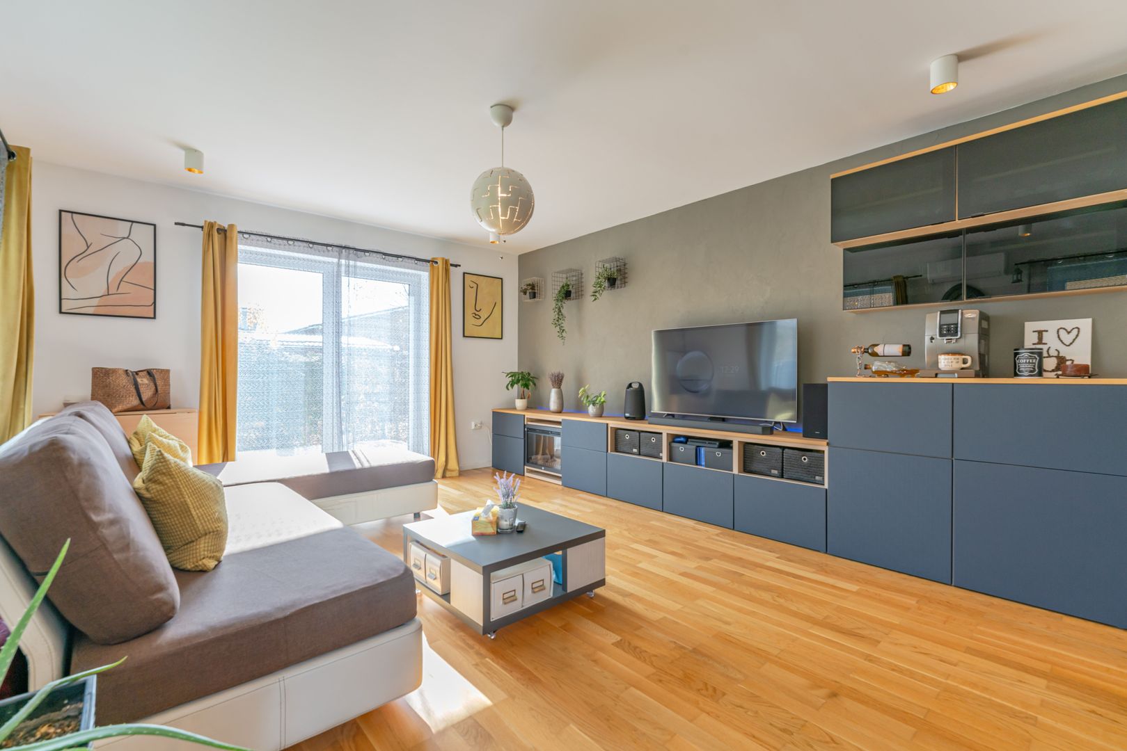Casa mobilata utilata cartier Izvor Tarlungeni Brasov - imaginea 2