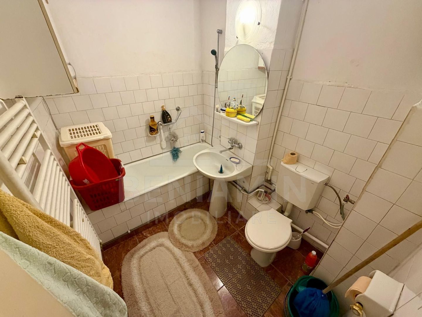 4 camere decomandate - Craiovita Noua - etaj 2 cu 2 bai - bloc 1982 - - imaginea 8