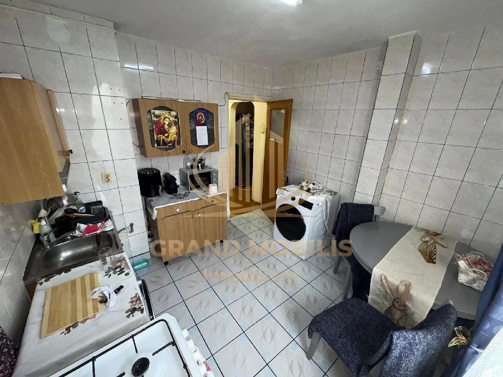 Apartament cu 2 camere decomandat - imaginea 5