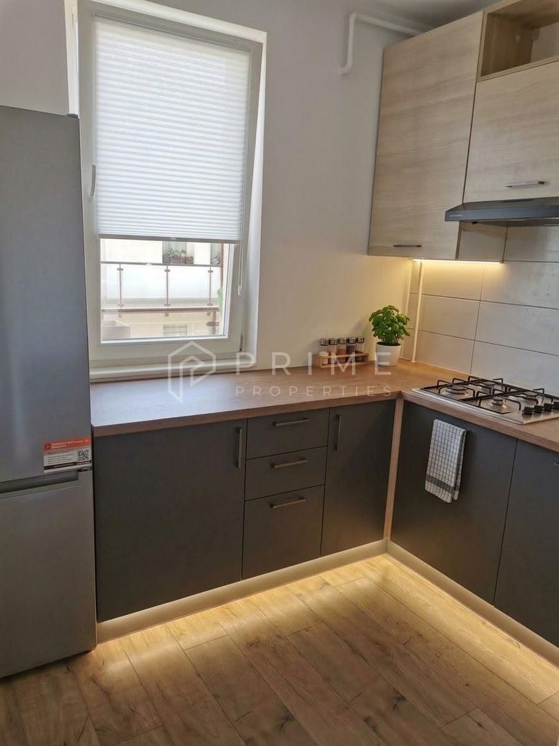Apartament 2 camere si 2 bai Deosebit , Complet Renovat-zona Centrala - imaginea 5