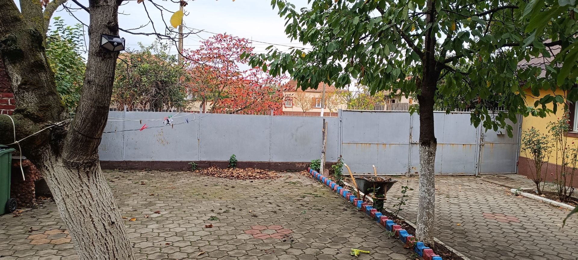 Casă spațioasă cu 4 camere , curte și teren generos în Mașloc - imaginea 30