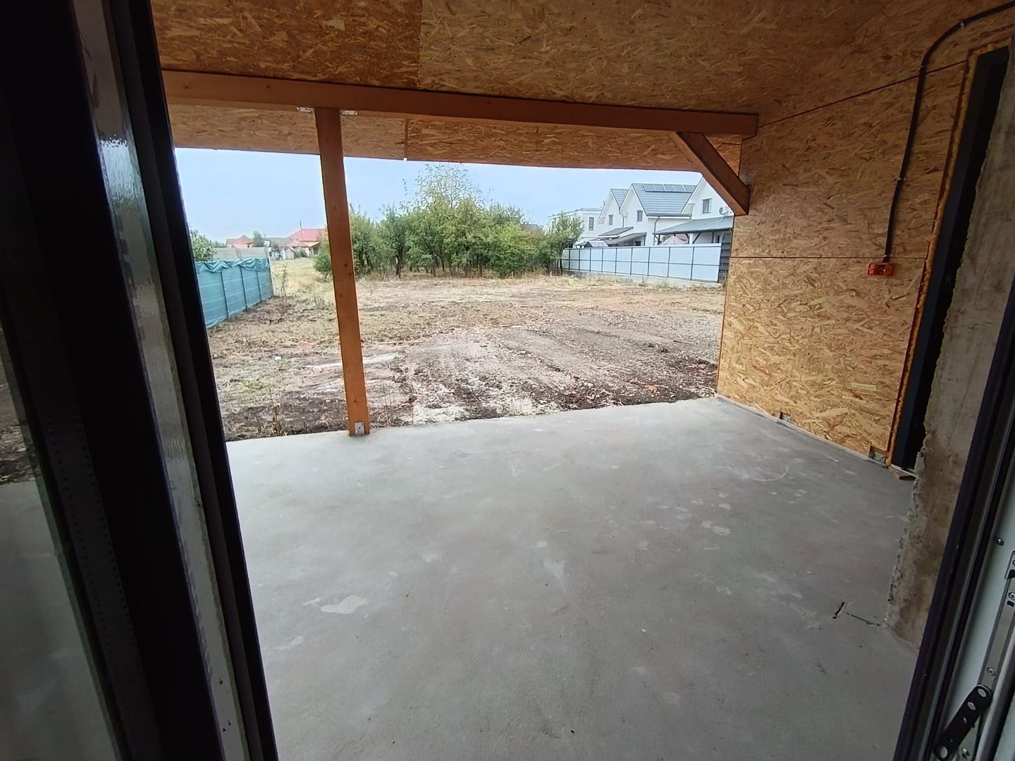 Jumătate de duplex cu interior la gri de vânzare în Giarmata Vii - imaginea 17