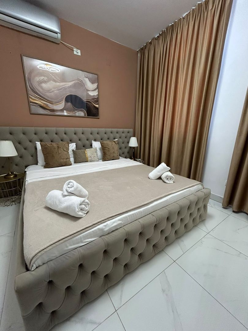 APARTAMENT 2 CAMERE INCHIRIAT  PARCUL CAROL - TINERETULUI