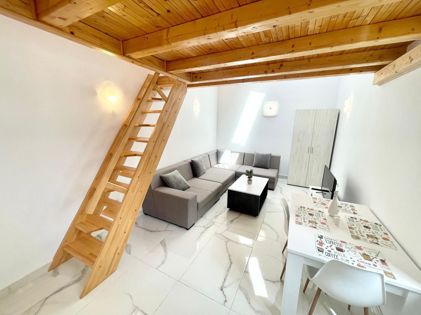 Apartament de închiriat – Zona Parcul Carol / Tineretului