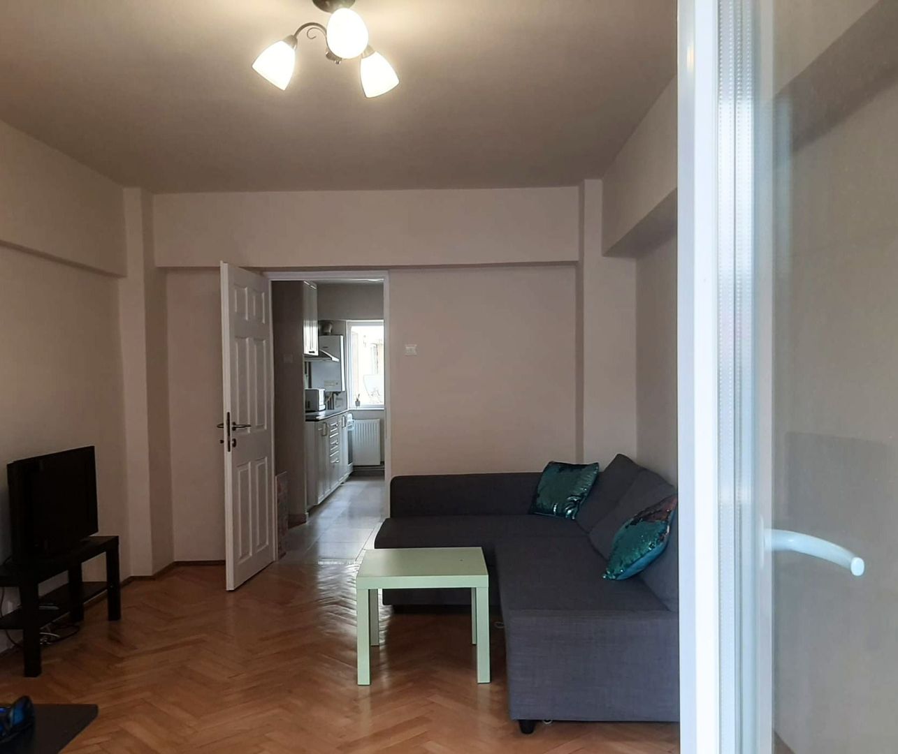 Vanzare 3 camere complet renovat zona pietonala Racadau - imaginea 7