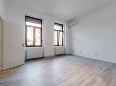 De vânzare apartmanent central | parter | renovat