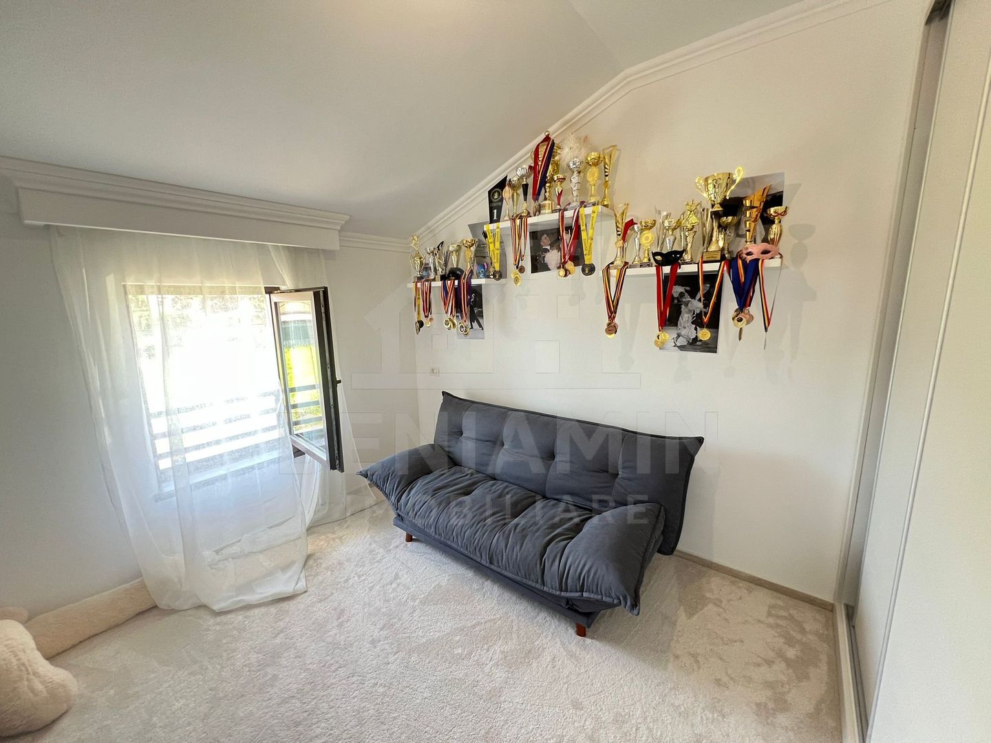 Casa-4-Camere-165mp-Utili-480mp-Garaj-Teren-Bartolomeu-Brasov - imaginea 15
