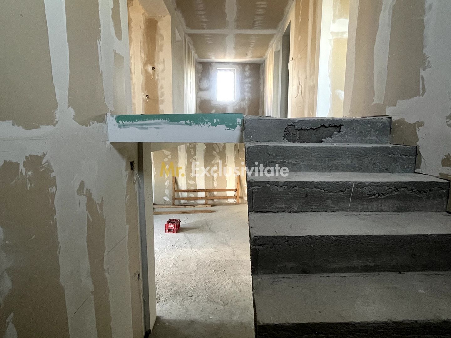 Casa la gri, 7 camere, 2 bai - imaginea 5