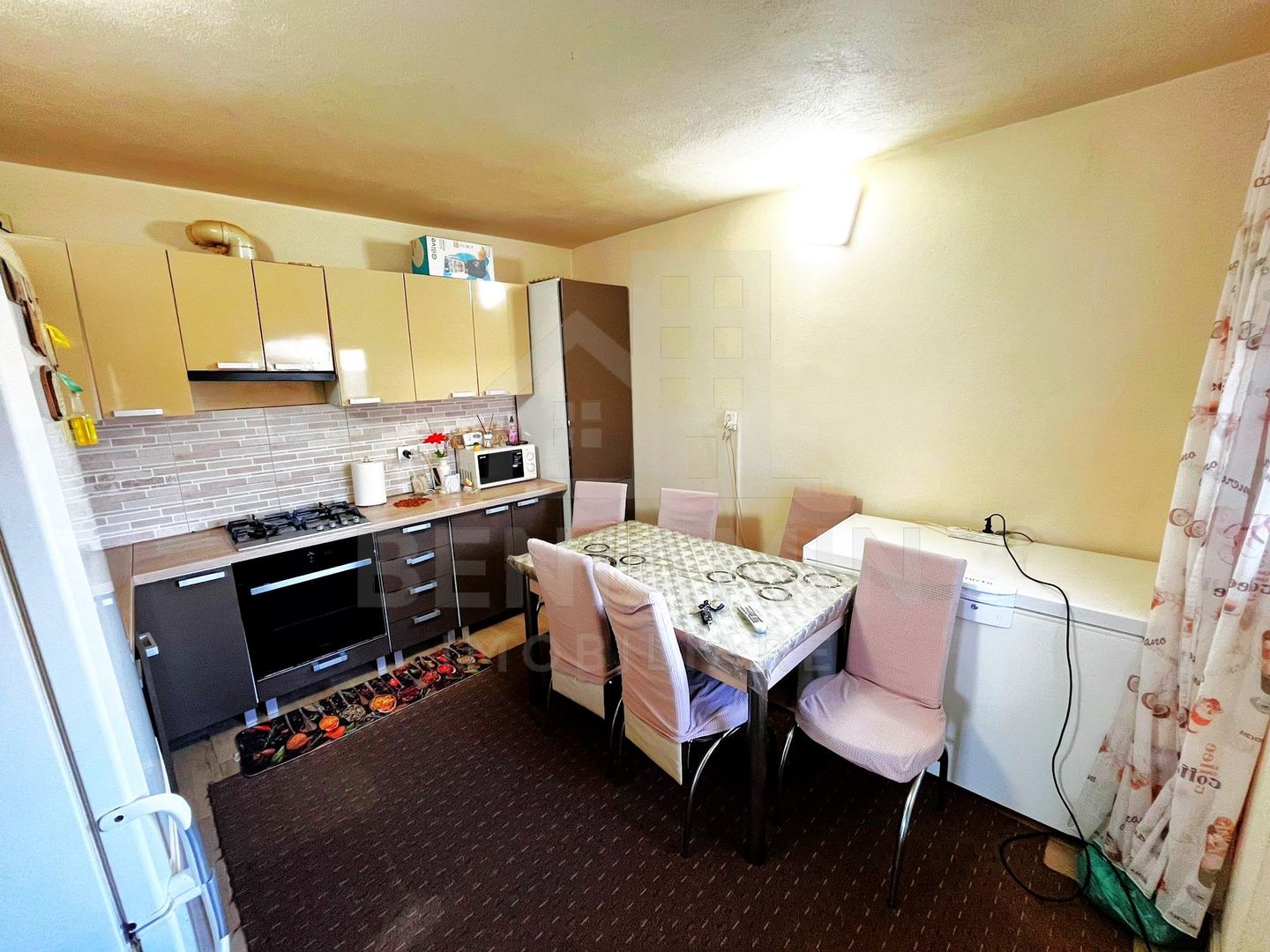 Casa P+1-Toate Utilitatile-3 Dormitoare-2 Bai-680mp Teren-Mobilata - imaginea 4