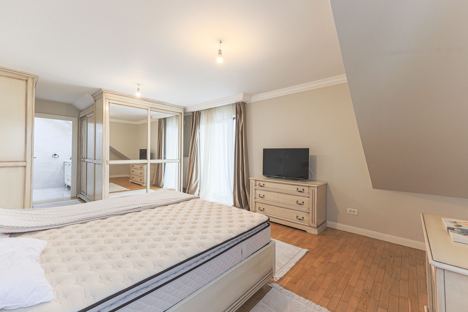 Imagine 10 - Casă premium în Subcetate, construcție nouă finisaje de lux Comision 0
