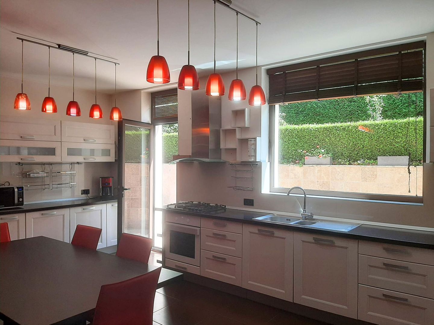 Vilă de lux cu vedere spectaculoasă spre Tâmpa  Green Valley zona Noua - imaginea 10