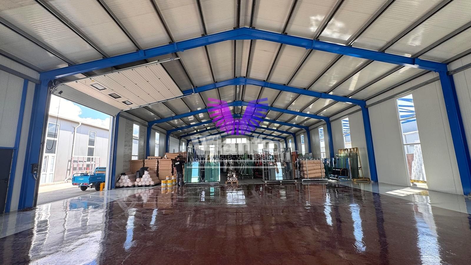 Hala industriala 600 mp si curte libera 700 mp, - Parcul Industrial Sura Mare